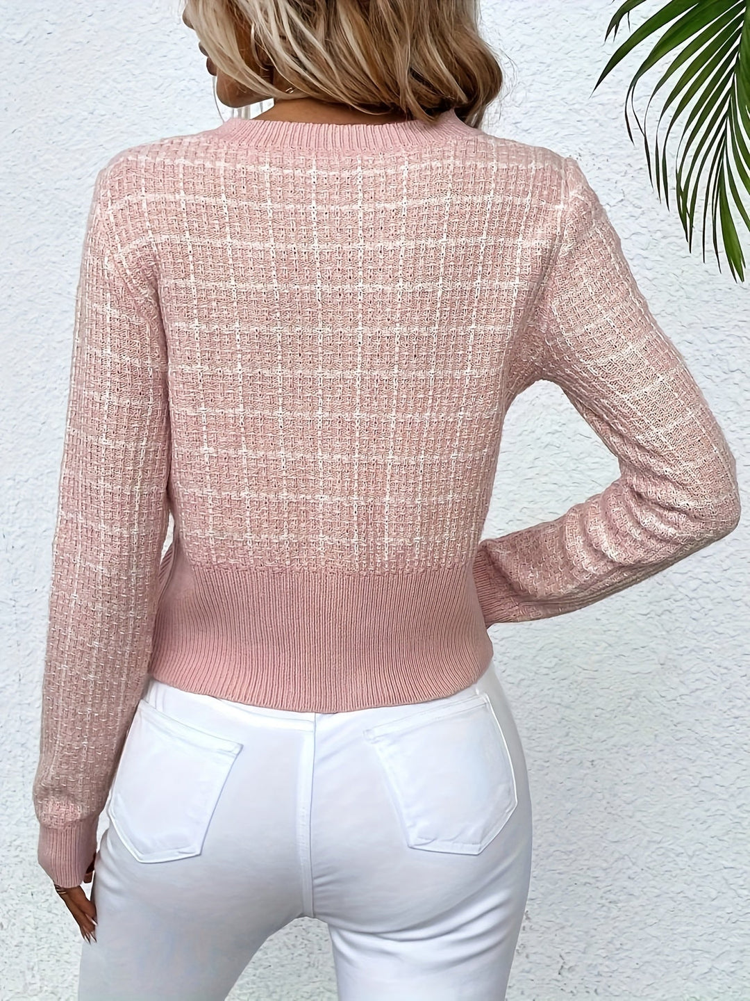 Dam modern kort kofta tillverkad av tweed material