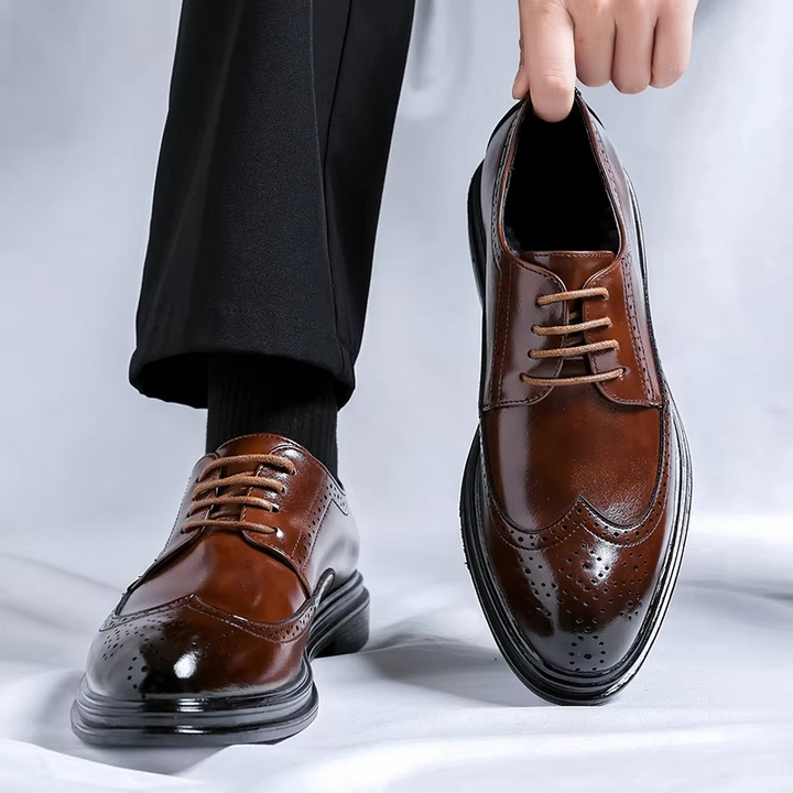 Herr klassisk wingtip skor för arbete och formella tillfällen