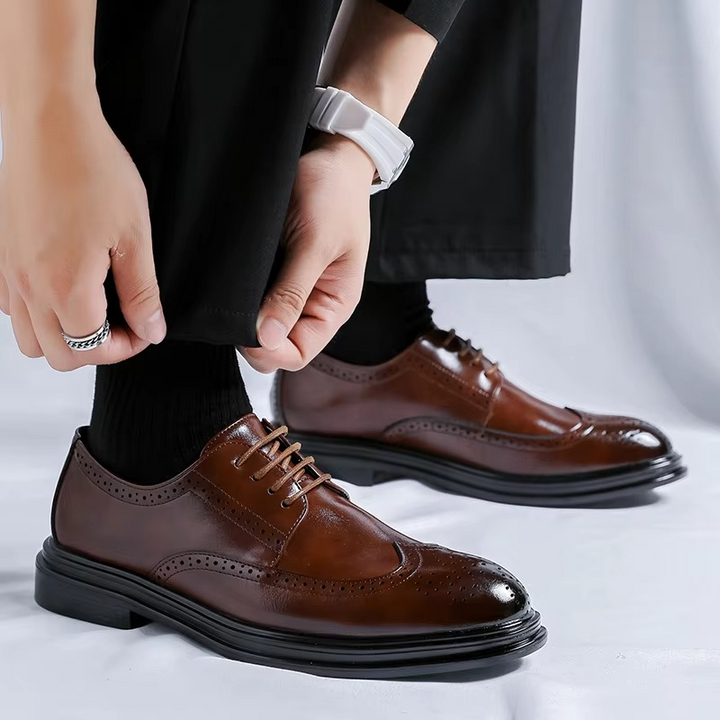 Herr klassisk wingtip skor för arbete och formella tillfällen