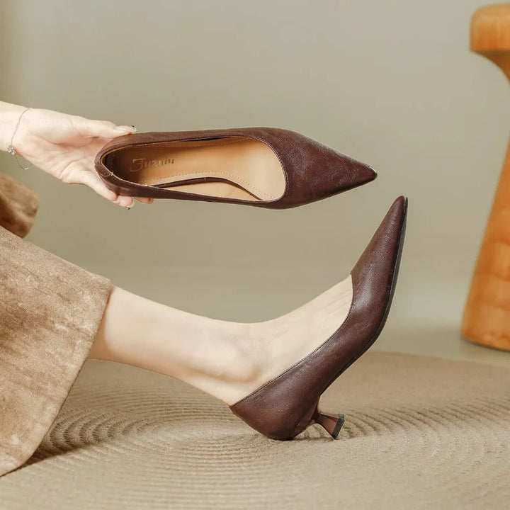 Dam spetsig låg klack pumps