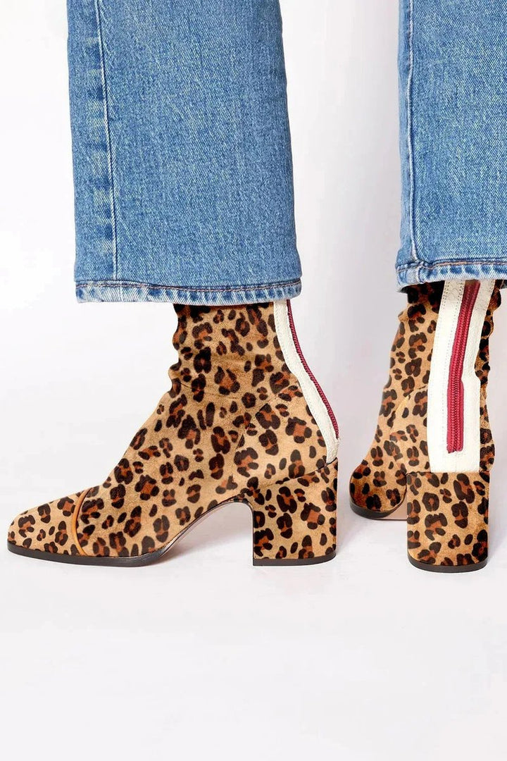 Dam ankelboots mocka blockklack leopardmönster keps dragkedja