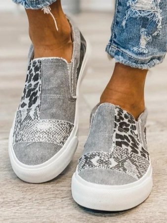 Dam sneakers med låg skaft och lapp design
